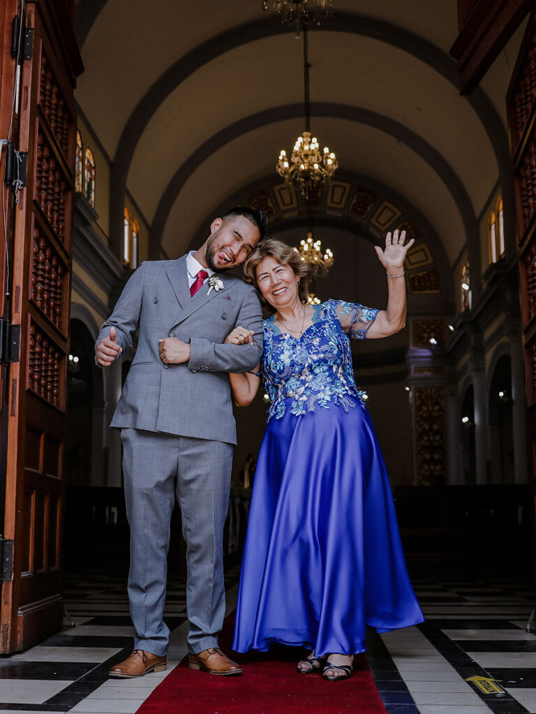 Lutz y Katherine 166 28 1